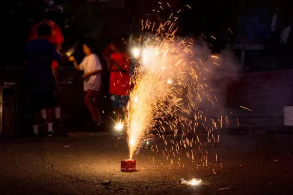 Por ley, buscan reducir a un tercio el impacto sonoro de los cohetes en Tucumán
