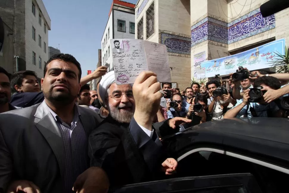 EL LLAMAMIENTO. “La venganza de la sangre del mártir Soleimani tendrá lugar el día en que veamos que con la continuación de la lucha se cortará para siempre la mano maligna de EEUU en la región”, arengó Rohani. 