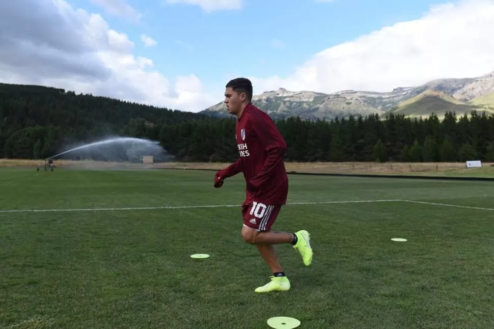 NO PASÓ NADA. Tras el susto, Juan Fernando Quintero se sumó a la pretemporada que River está llevando a cabo desde el viernes en San Martín de Los Andes. twitter river plate 