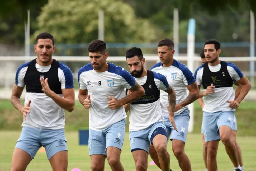 A TODA HORA. Castellani, Díaz, Rojas y Bianchi en el entrenamiento. Esta semana convivirán todos en el Hotel Hilton. la gaceta / foto de diego aráoz