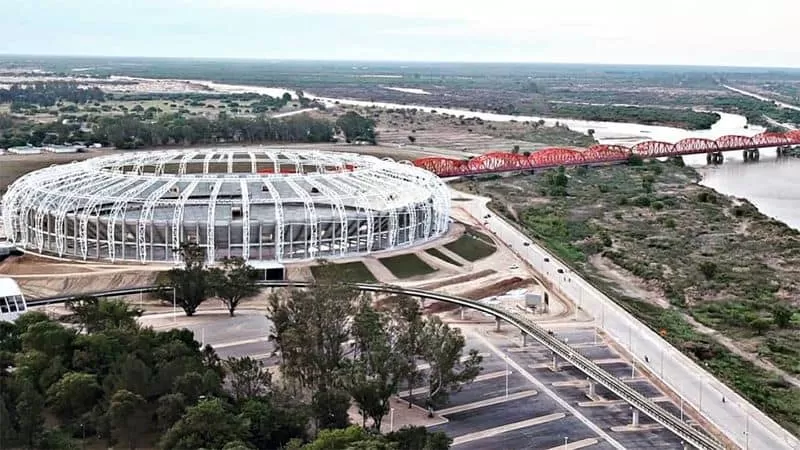 El gigante santiagueño estará listo en los próximos meses. FOTO TOMADA DE FACEBOOK/ESTADIOUNICOSANTIAGODELESTERO