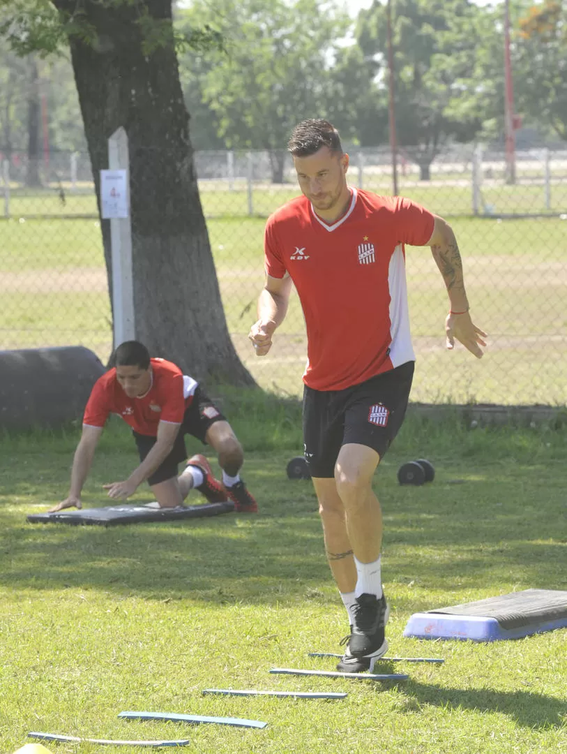 ARTILLERO. Luciano Pons anotó 11 goles y sólo es superado por Pablo Magnin, con 12, en la tabla de anotadores. LA GACETA / FOTO DE ANTONIO FERRONI