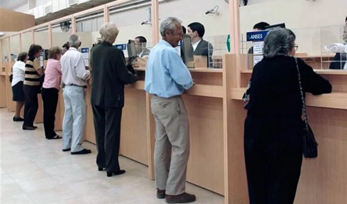 Jubilados: comienza el pago del bono solidario