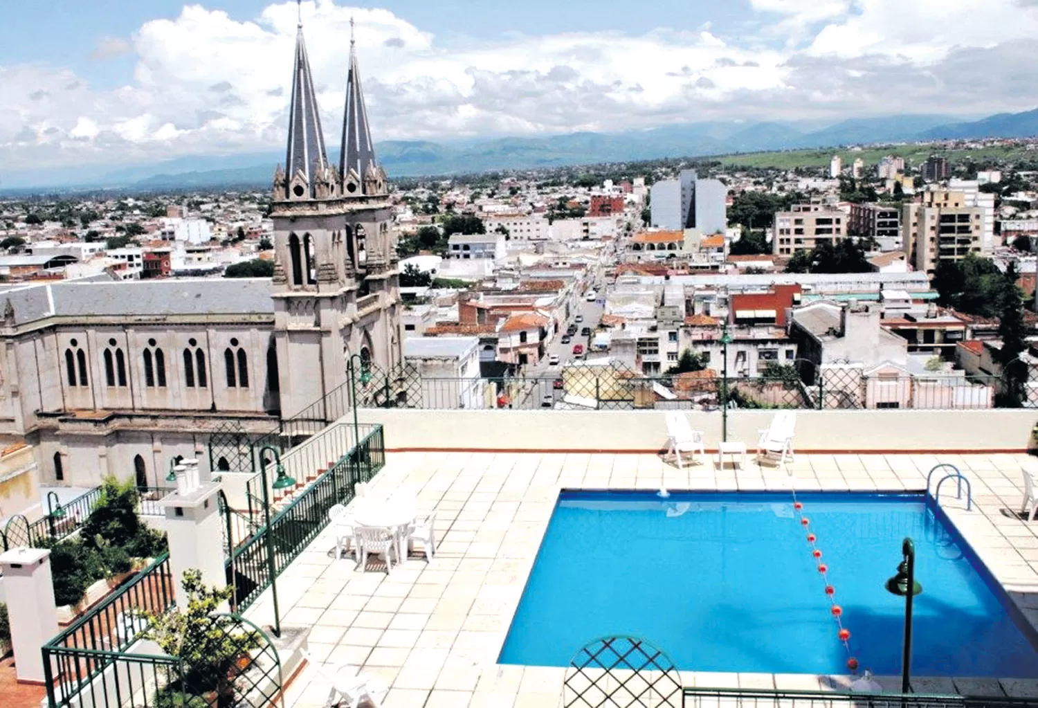 Provincial Plaza Hotel, para disfrutar de La Linda