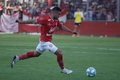 Luciano Pons convierte los goles, pero el trabajo empieza en la defensa