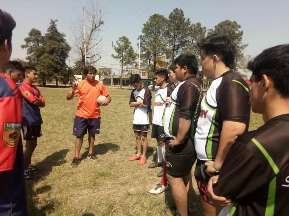 TRABAJANDO. Será el primer torneo de seven organizado por Los Sauces.  