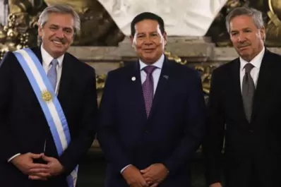 Felipe Solá viaja a Brasil para reunirse con el canciller Araújo en busca de puntos de acercamientos