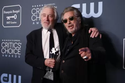 Tres empates: canción, director y talk show