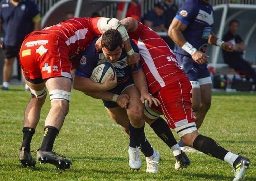 EN ACCIÓN. El hooker juega para el Sportif Beaunois de la ciudad de Beaune. 