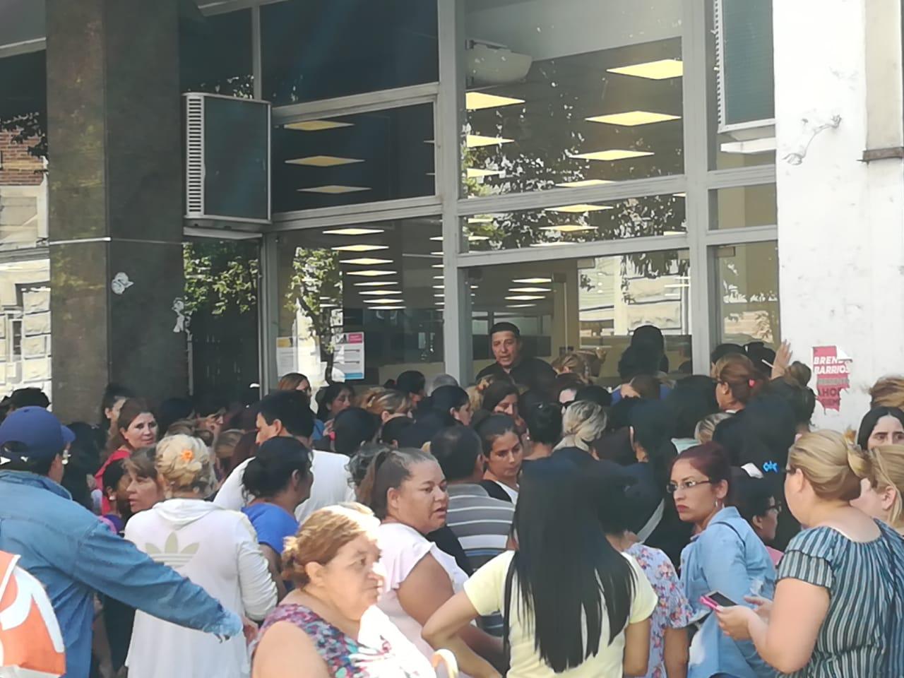 Protesta y corte frente a la Anses