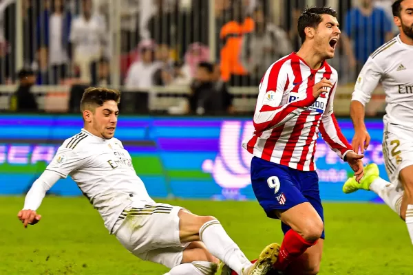 Polémica por la insólita sanción a Valverde: ¿está bien que sólo le hayan dado sólo un partido?