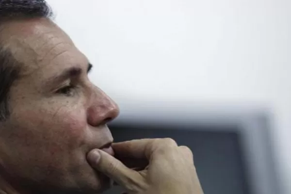 Nisman: silencio desde el oficialismo y reclamo por “justicia” desde la oposición