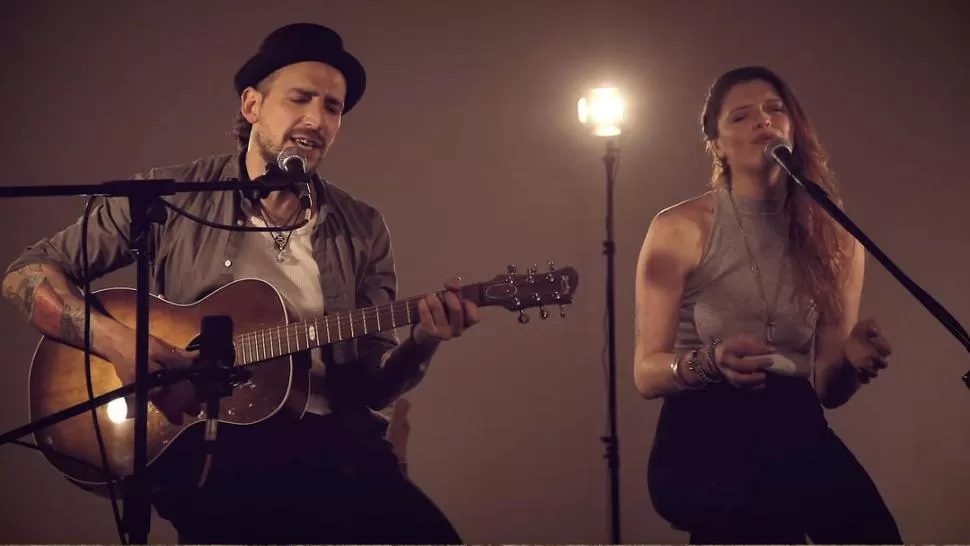 EN ESCENA. Ariel Colla y Angie Casares se ponen al frente de Aymará con composiciones propias.  