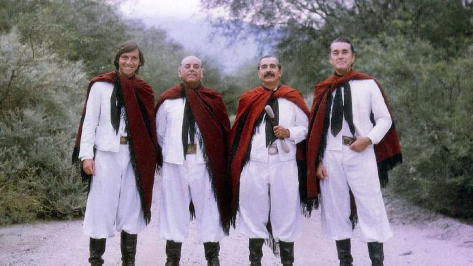 LOS ÚLTIMOS. Facundo Saravia, Juan Carlos Saravia,  Polo Román y Pancho Figueroa.