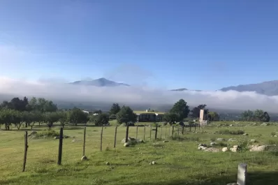Tafí del Valle: amanecer en los cerros y el alpapuyo