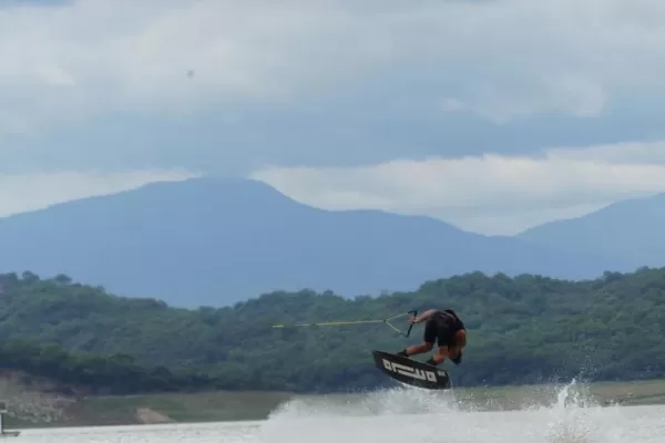 Acrobacias en El Cadillal