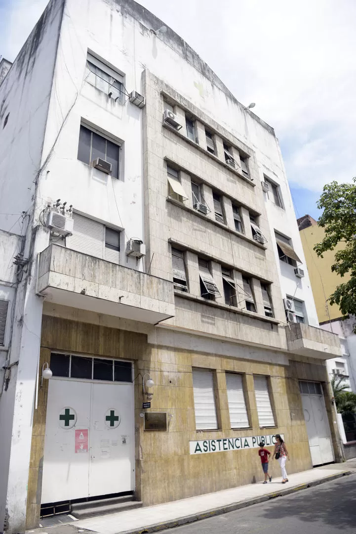 CERRADA. La sede de Chacabuco al 200 está cerrada por los problemas estructurales que presenta el edificio. la gaceta / fotos de franco vera