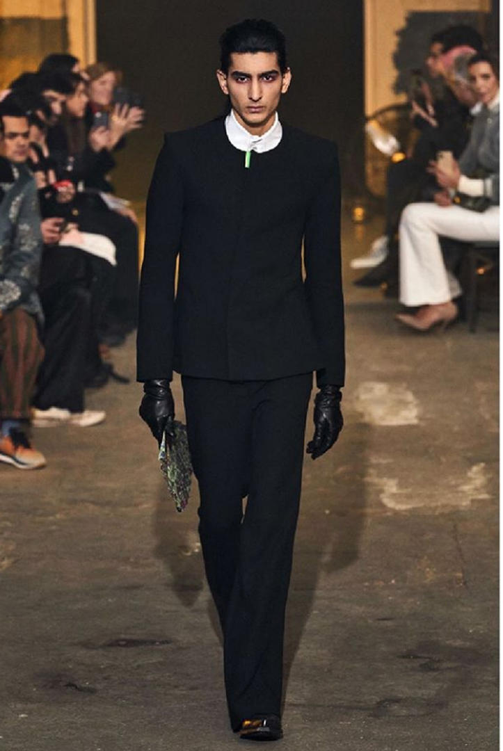 VERSIÓN. El español Palomo se inspiró en la religión católica.