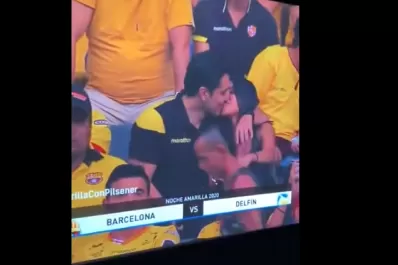 Estallaron los memes, tras el video del hombre que fue captado siendo infiel