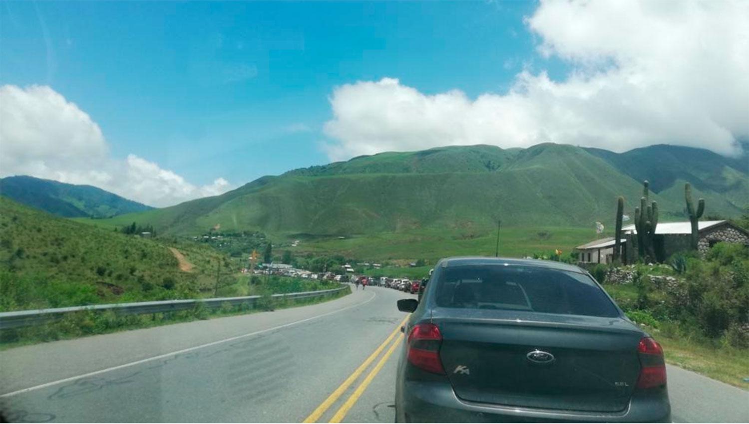 Tras la habilitación, la ruta a Tafí del Valle está saturada de vehículos