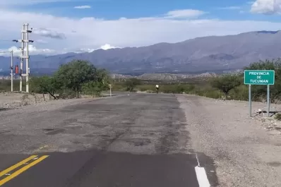 El contraste que se genera cuando uno pasa de Amaicha a Santa María: la ruta mejora notablemente