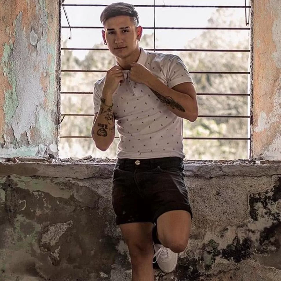 JOHN C. El cantante tucumano de trap está posicionado en las grandes ligas, pero no olvida sus raíces. 