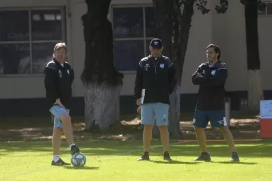 Con la ayuda de un video, Zielinski maneja cuadro por cuadro al Decano