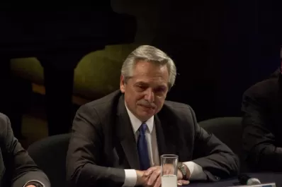 Fernández inicia su gira europea, con el objetivo de sumar apoyos de países miembros del FMI