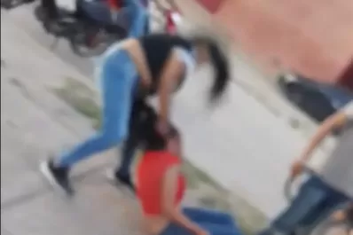 Golpearon a una joven a la salida de un boliche en Los Ralos