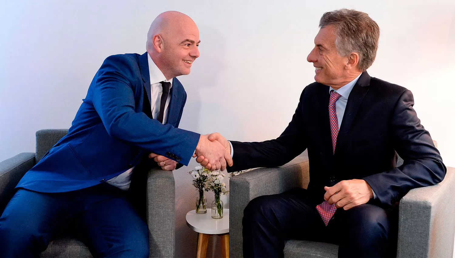 BUENA RELACIÓN. Infantino y Macri, en una foto de archivo.