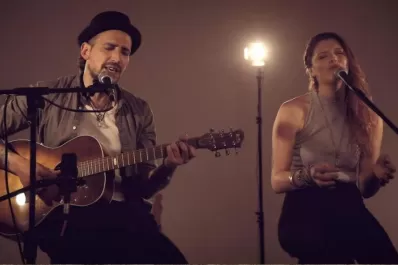 Aymará despliega pop, reggae y folclore acústico