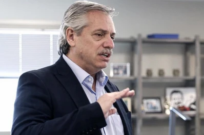 Alberto dice que es necesaria una definición rápida sobre la deuda