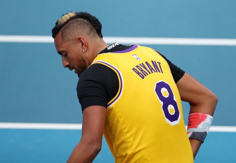 TENIS. El australiano Nick Kyrgios usó la camiseta de Bryant en los octavos de final del Abierto de Australia.