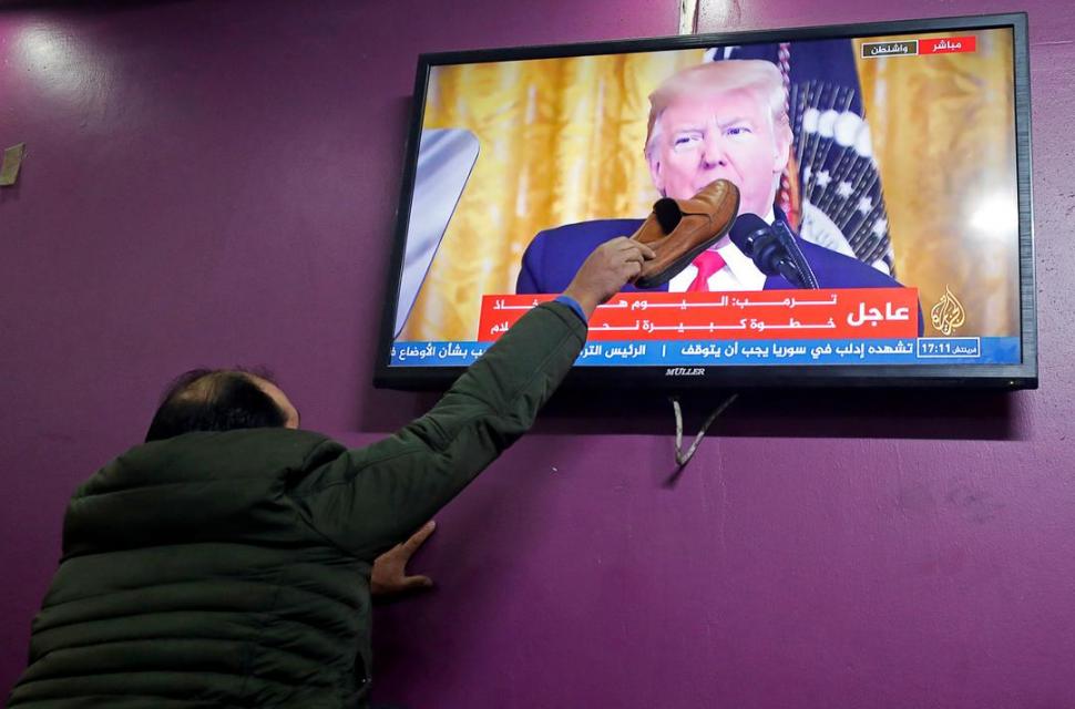 Un hombre palestino intenta “callar” a Donald Trump