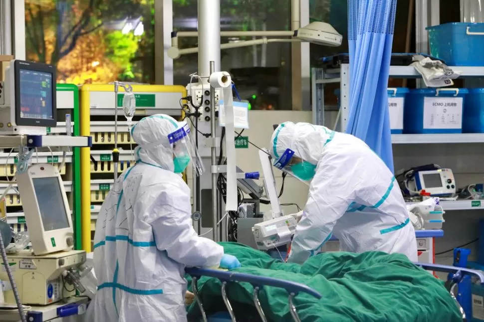 AL EPICENTRO DEL VIRUS. Unicef envió a los trabajadores sanitarios de Wuhan 6.000 kilos de máscaras y de trajes de protección por el brote. REUTERS