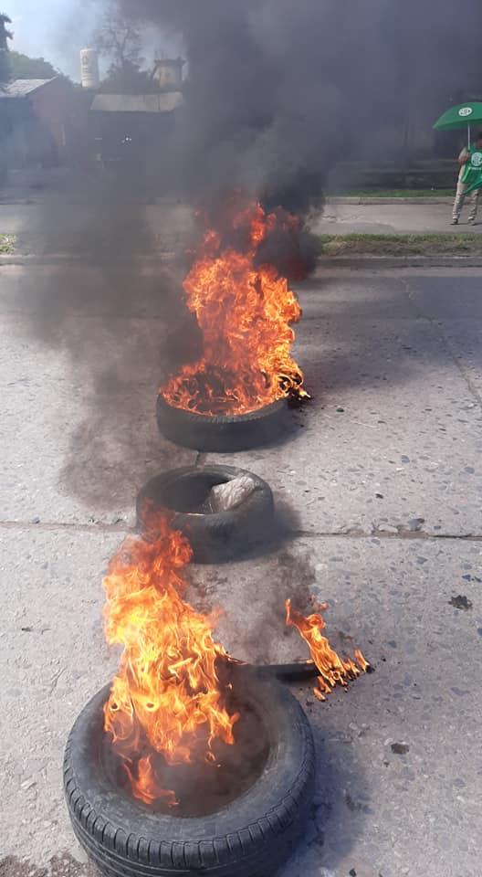 La lucha sindical por la cláusula gatillo cobra impulso con cortes y protestas