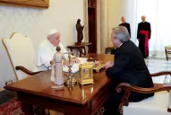 Alberto Fernández estuvo con el Papa, quien le pidió que sea un mensajero de la paz