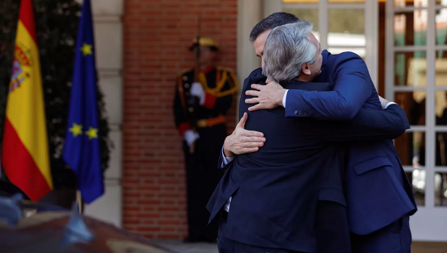 EN LA MONCLOA. Fernández y Sánchez compartieron una reunión y un almuerzo en el palacio presidencial madrileño.