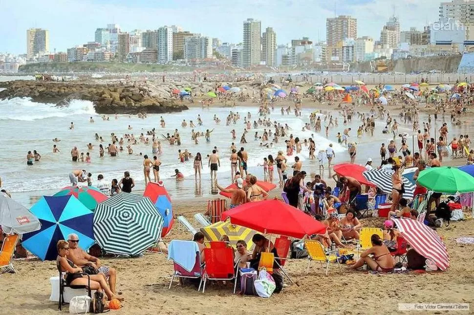 TRADICIONAL. Mar del Plata es un clásico para los veraneantes que gustan de la Costa Atlántica. Foto Archivo Télam