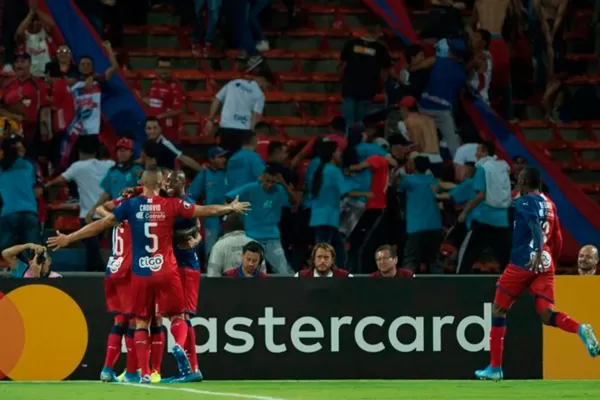 Pese a perder con el DIM, Atlético vuelve confiado en definir la serie en Tucumán