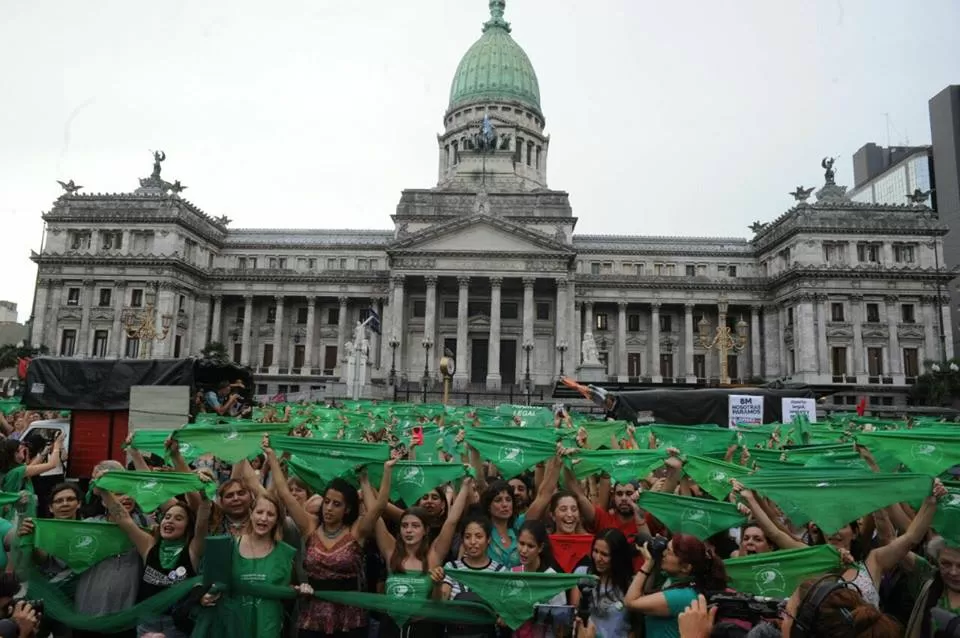 La legalización del aborto es uno de los temas que reclamaban agrupaciones sociales. ARCHIVO 