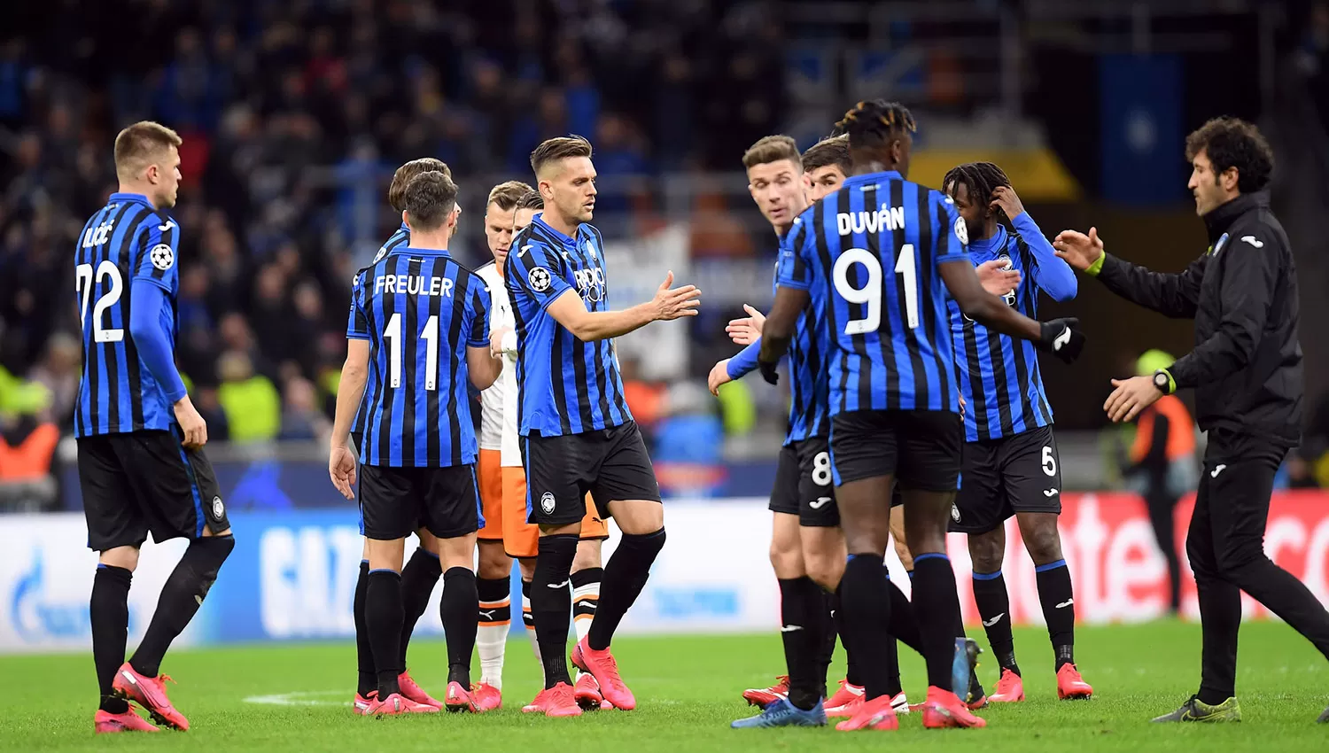 Atalanta festejó en el San Siro, tras una gran demostración futbolística. (REUTERS)