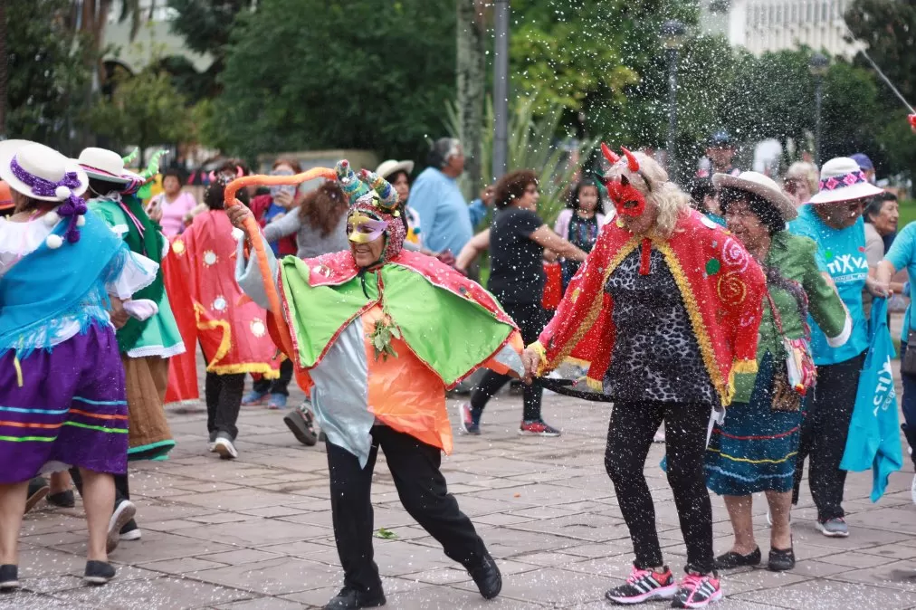 Las comadres celebran su día en la plaza Belgrano, en la capital Jujueña.