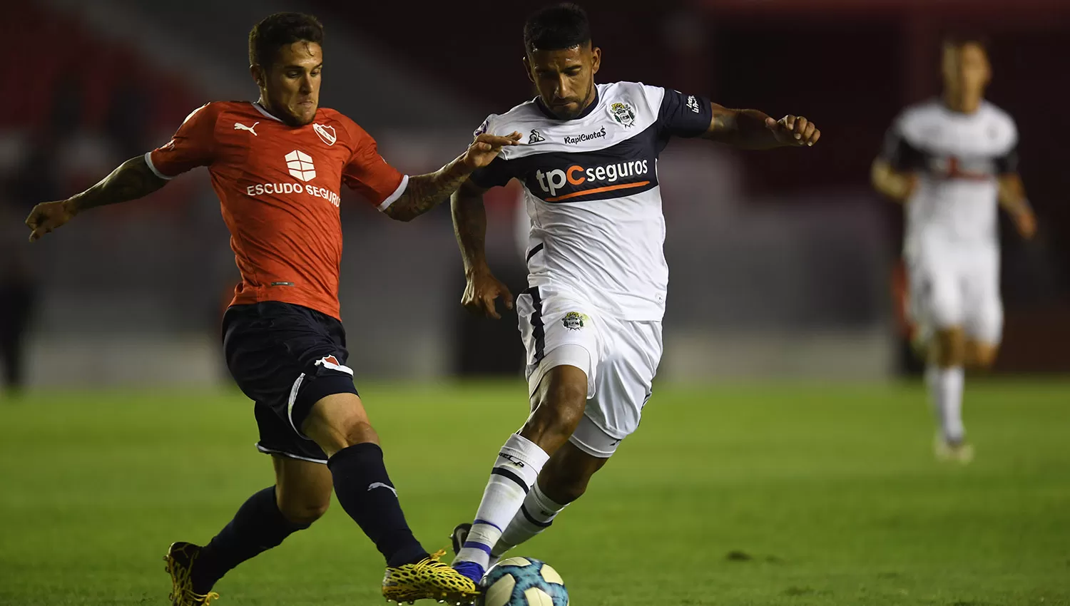 Gimnasia, que está descendiendo, ahondó el mal momento del Rojo. (TÉLAM)