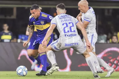 Boca venció a Godoy Cruz y alcanzó a River en la Superliga
