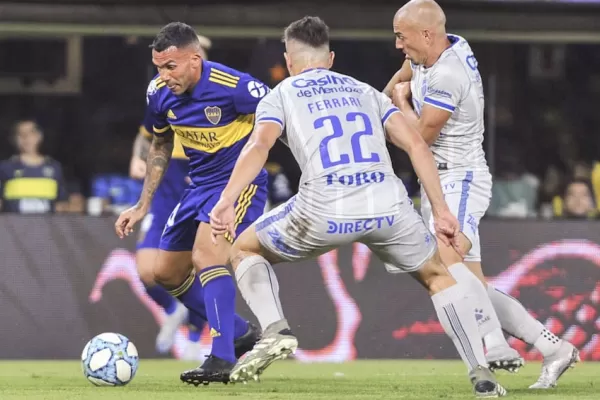 Boca venció a Godoy Cruz y alcanzó a River en la Superliga