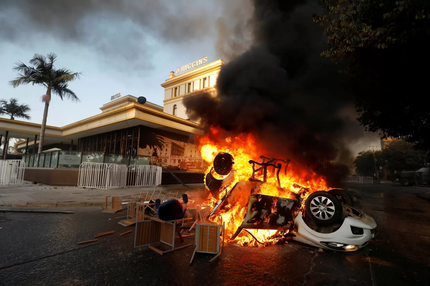 El Hotel O'Higgins fue uno de los epicentros de las protestas.