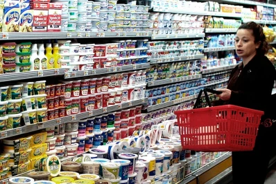 Contrapunto entre supermercados y distribuidores por la ley de góndolas