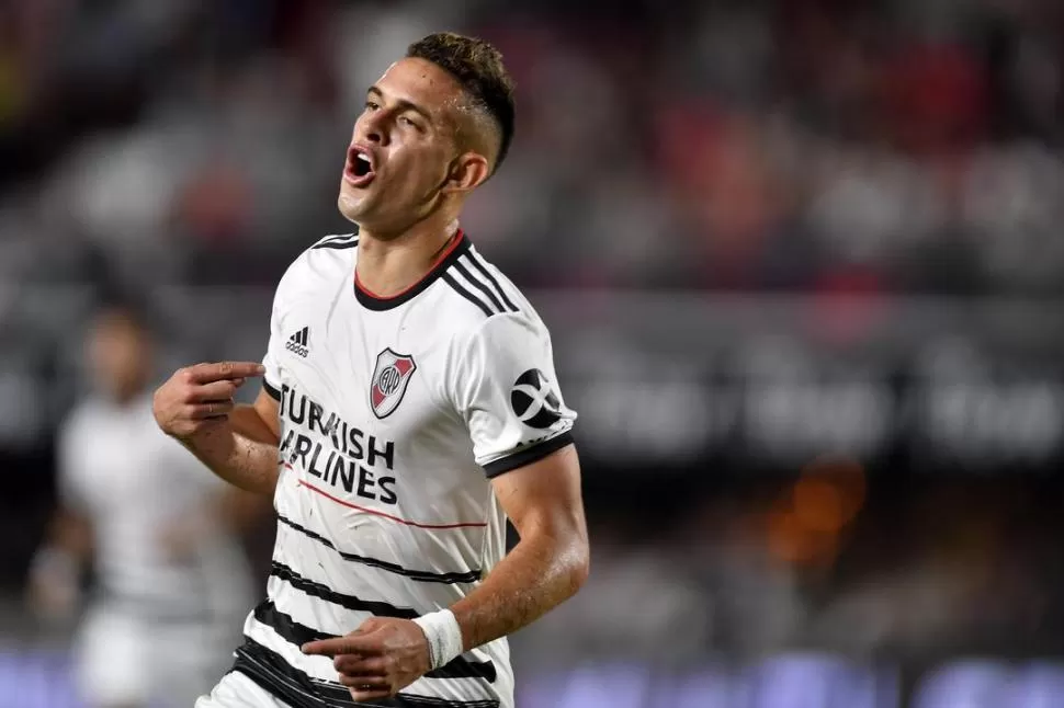 IMPARABLE. Santos Borré festeja el gol que abrió el camino para River y que lo ubicó como máximo goleador. El “Millonario” ganó los últimos 18 puntos que disputó. 