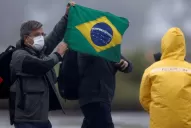 Es una gripe, vamos a pasar por ella, aseguran en Brasil sobre el coronavirus